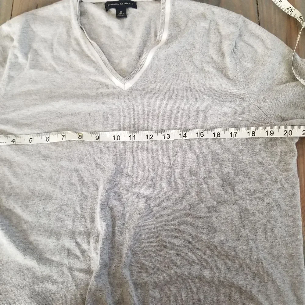 Banana republic v-neck pullover cardigan 100% cotton size medium